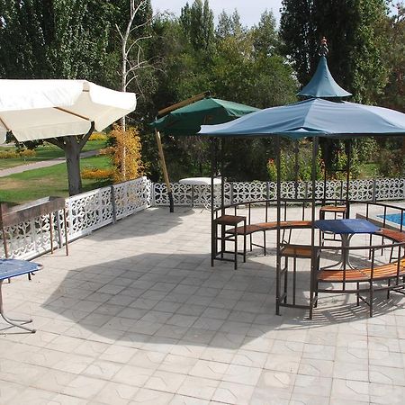 " У Татьяны" Hotel Cholpon-Ata Exterior foto